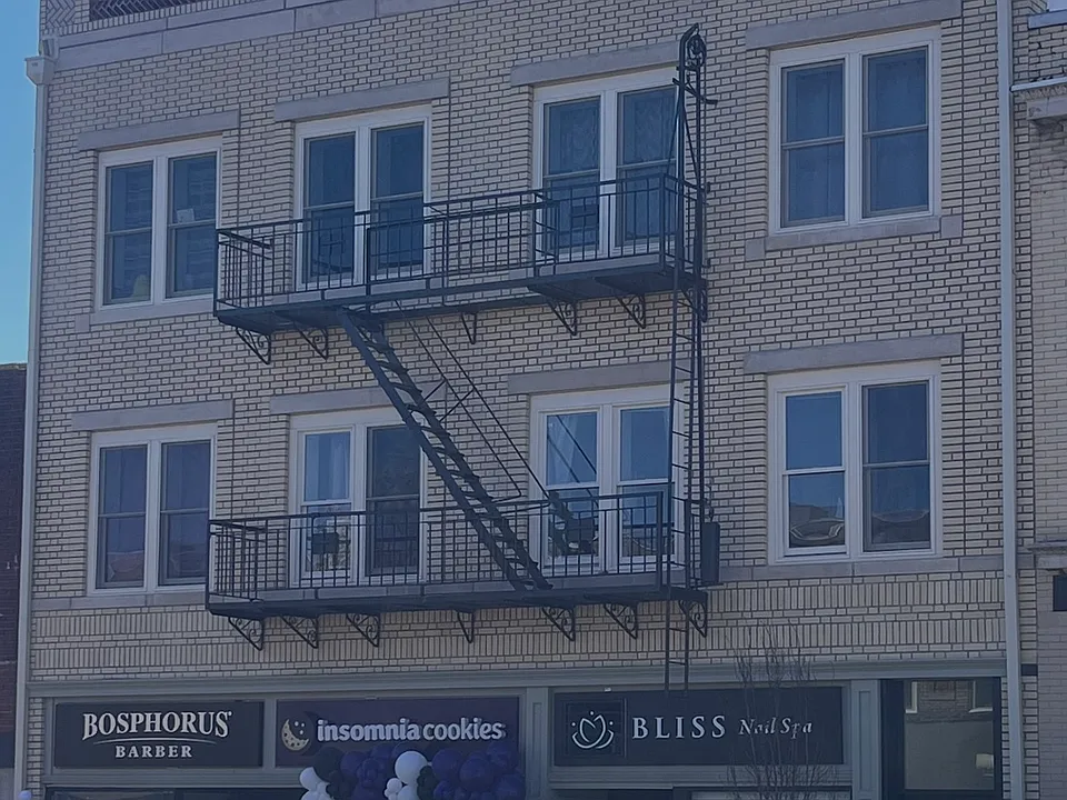 330 Bloomfield Ave #9