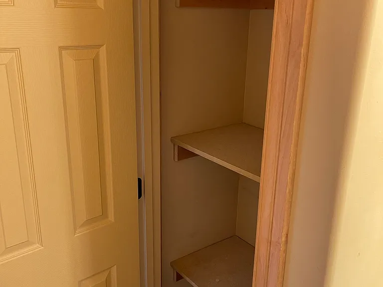 905 Saxon Way #D — Photo 12