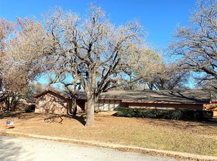 209 Carolyn Rd, Nocona, TX 76255