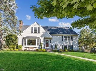 42 Summit Rd, Verona, NJ 07044