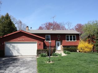 1904 Sprucewood Ln, Lindenhurst, IL
