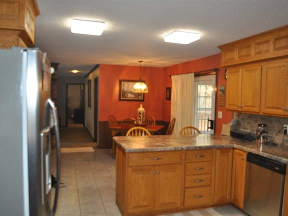 5th image of 206 E Jingle Bell Ln