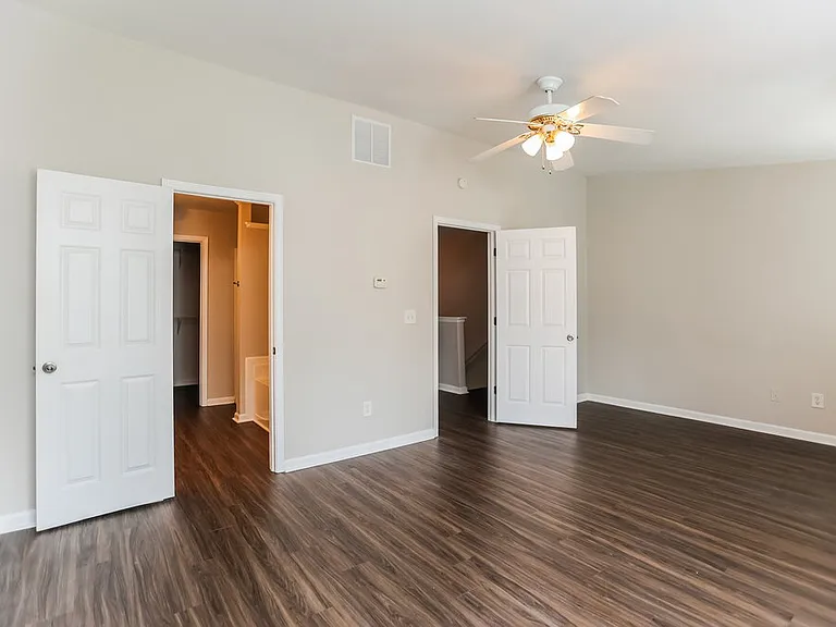 2044 Lakeshore Overlook Dr NW — Photo 10