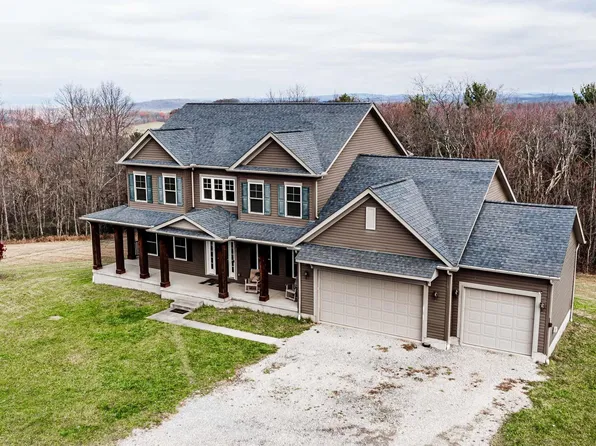 310 Hilltop Dr, Bruceton Mills, WV 26525