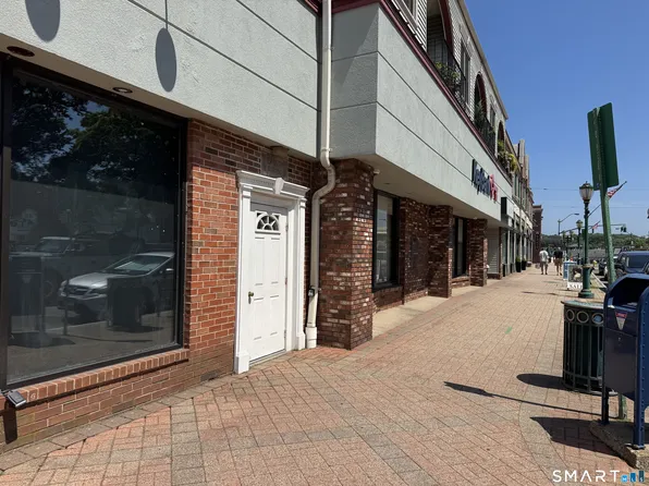 1022 W Main St, Branford, CT