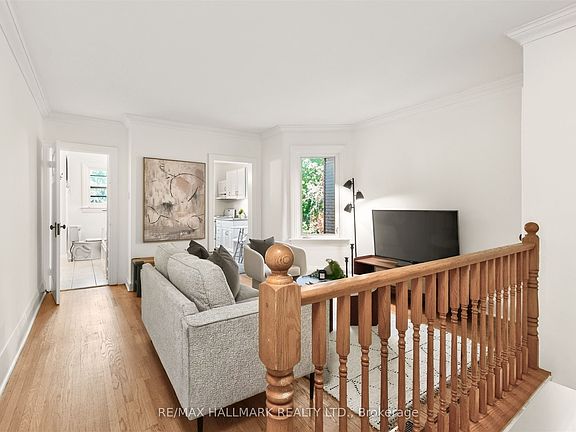 5th image of 26 Pearson Ave