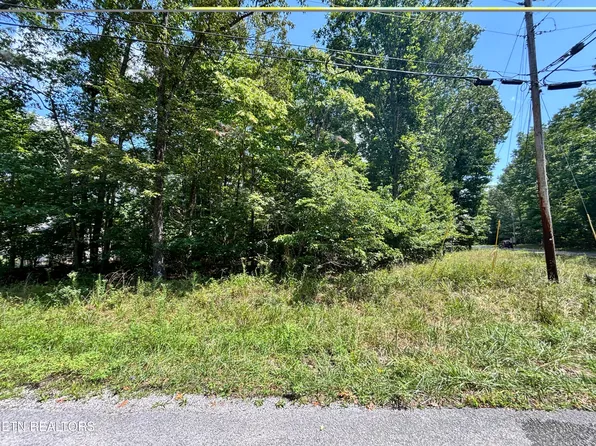 3000 Pomo Cir, Crossville, TN 38572