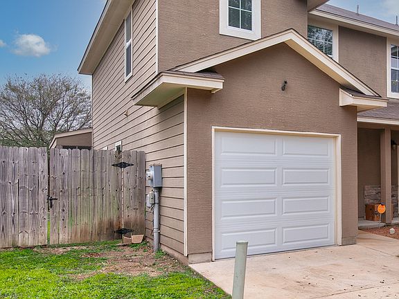 3rd image of 4824 APPLESEED CT