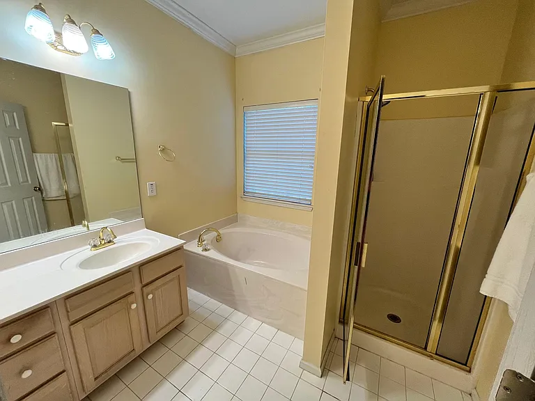228 Lenox Ln — Photo 12