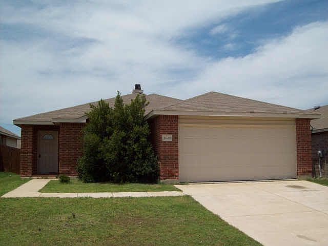 1st image of 4020 Country Ln