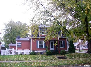 706 E Chestnut St, Canton, IL 61520