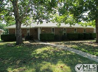 407 Meadow Ridge Dr, Cedar Hill, TX 75104