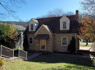 1413 Augusta St, Bluefield, WV 24701