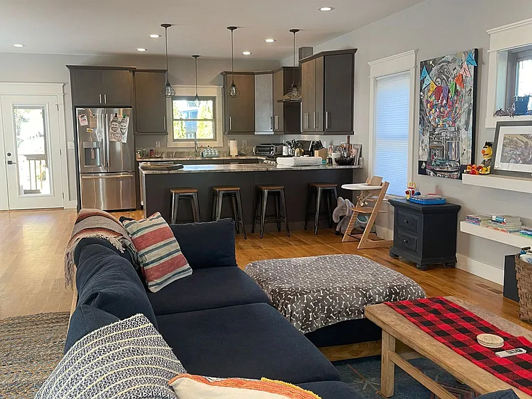 42 Reynolds Rd — Photo 9
