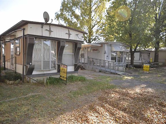 5th image of 1070 Lake Dr