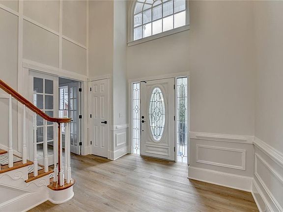 3rd image of 2692 Thatcher Ct