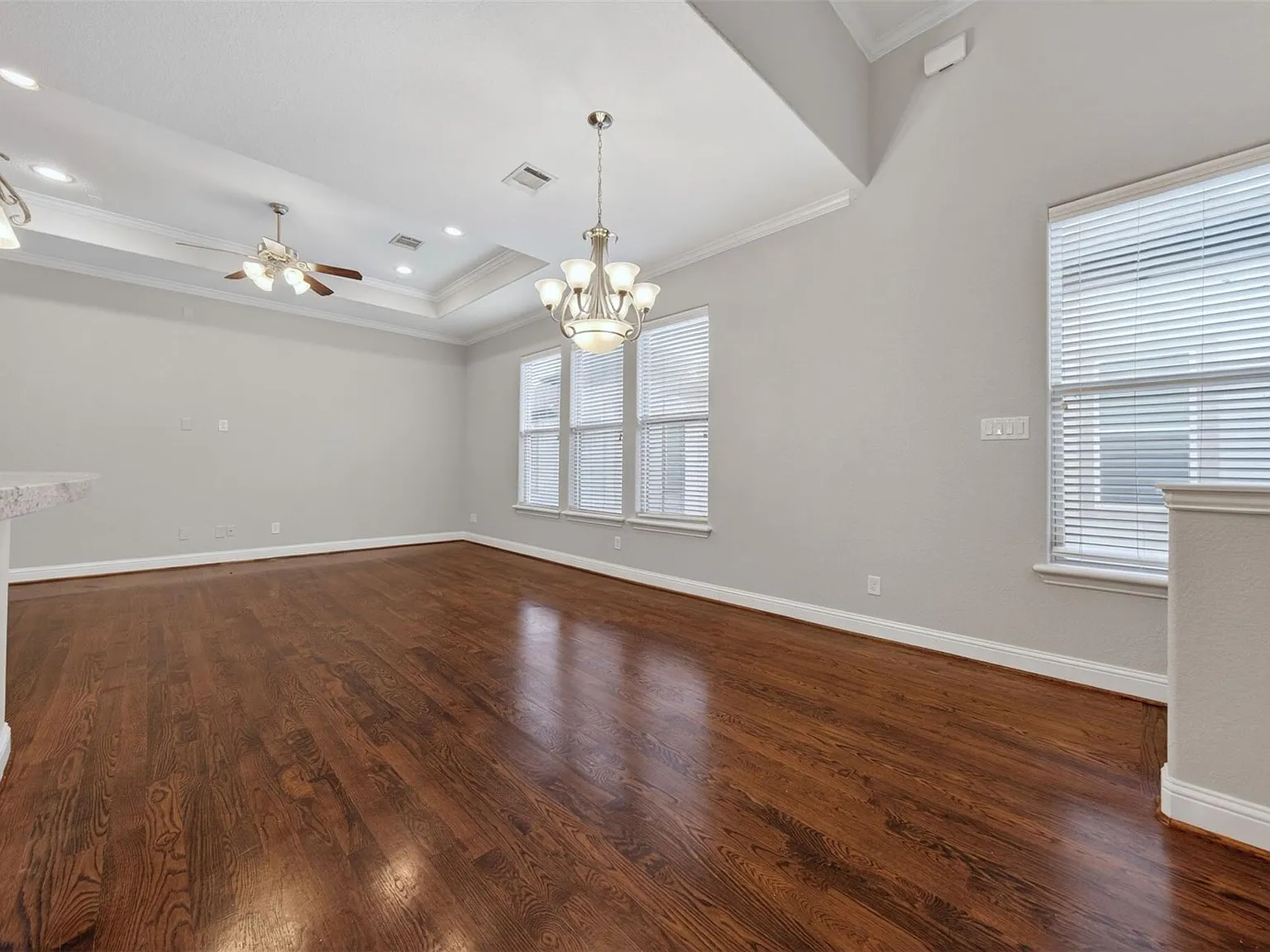3 bed, 2.5 bath, 1796 sqft, $2,500 — Photo 4