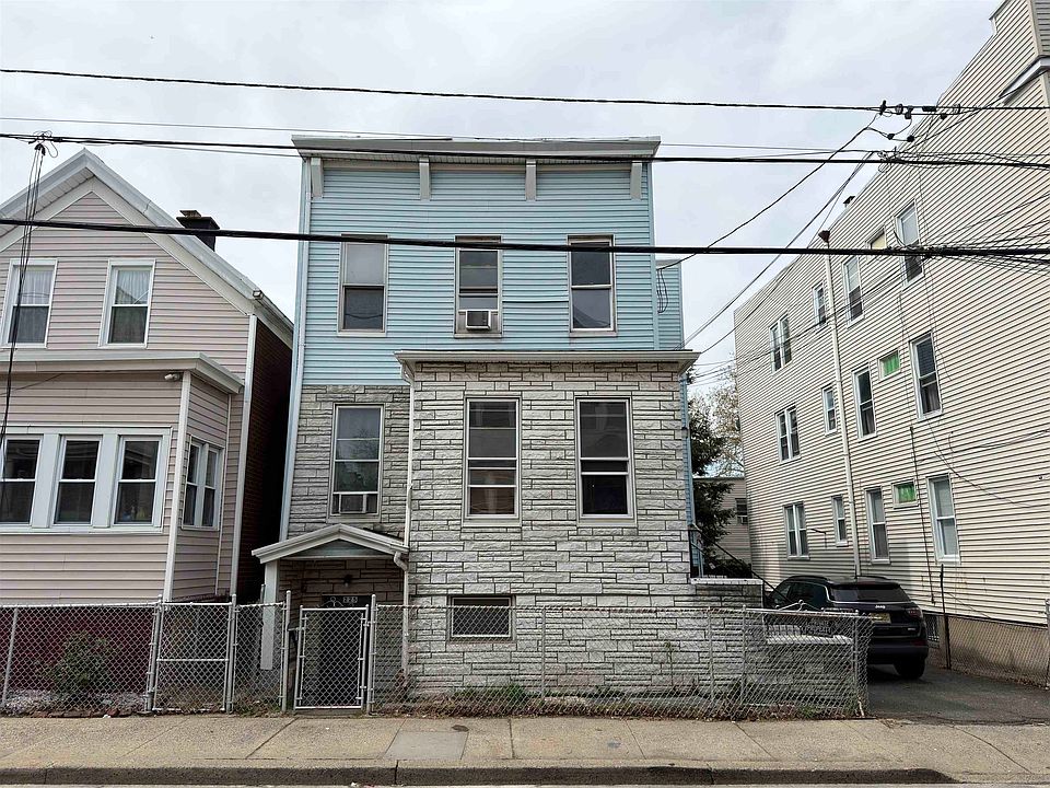1st image of 225 Lembeck Ave #2