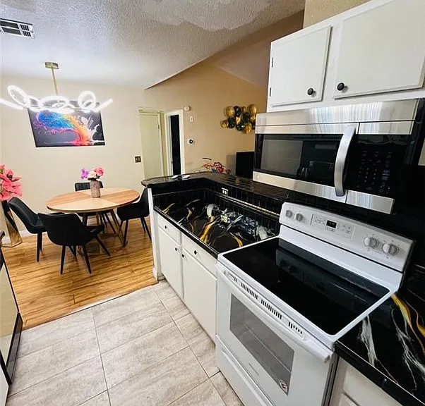 5131 Lindell Rd #205 — Photo 7