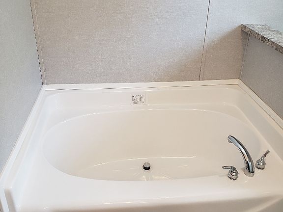 4th image of 125 E Sourwood Dr