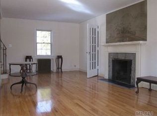 65 Sunset Rd, Valley Stream, NY 11580