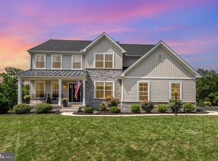 21 Marina Dr, Camp Hill, PA 17011