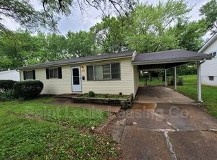 1155 Penhurst Dr, Florissant, MO 63033