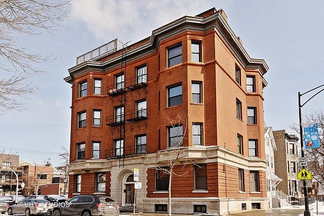 1st image of 1054 W Diversey Pkwy #2S