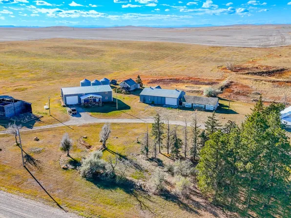 17621 Bootlegger Trl, Great Falls, MT 59404