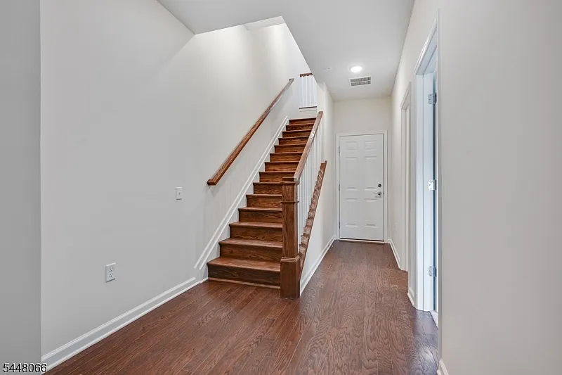 4 bed, 3.5 bath, $5,300 — Photo 4
