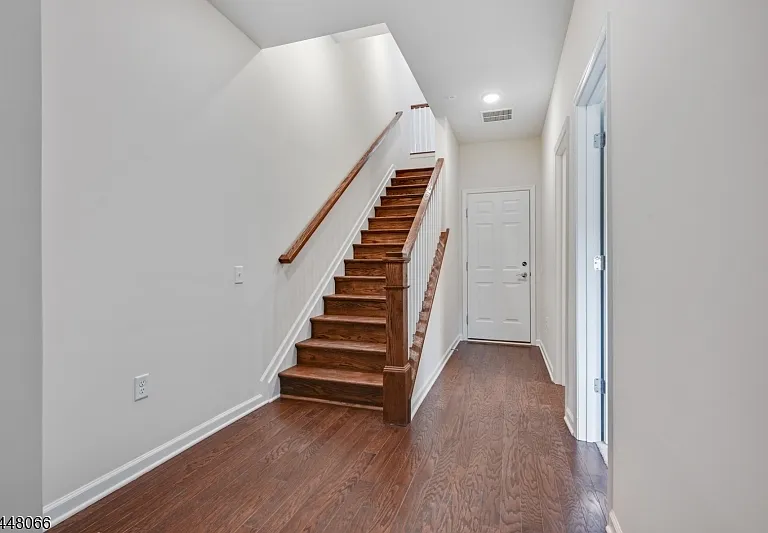 4 Braeburn Ct — Photo 2