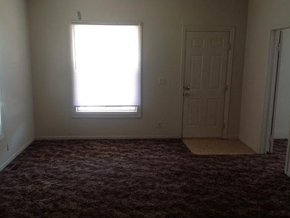 3rd image of 2410 Holdrege St