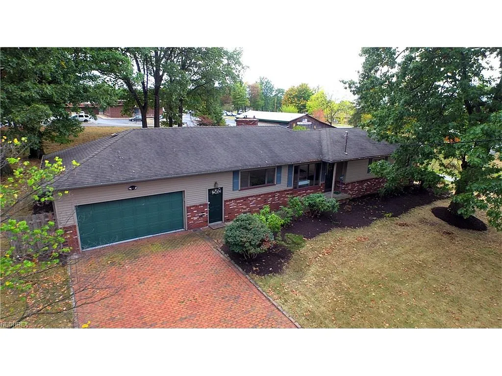 1462 Payne St photo 1