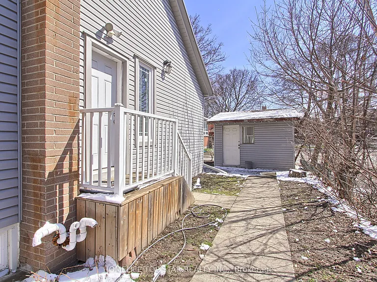 17 Royal St #UPPER — Photo 25
