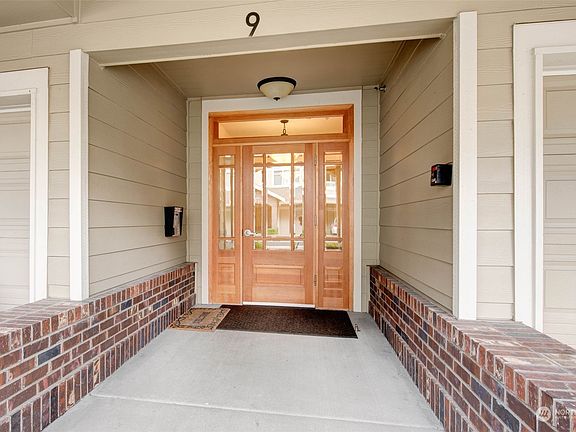 3rd image of 23925 NE 115th Lane #203