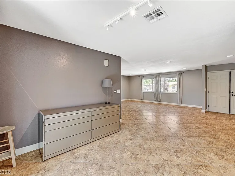4153 Woodcrest Rd — Photo 12