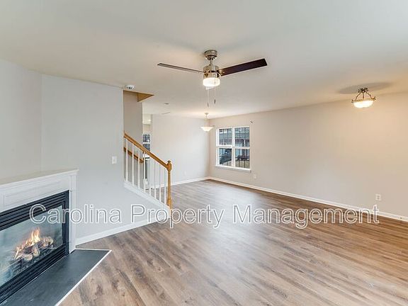 2nd image of 3410 Broadwick St