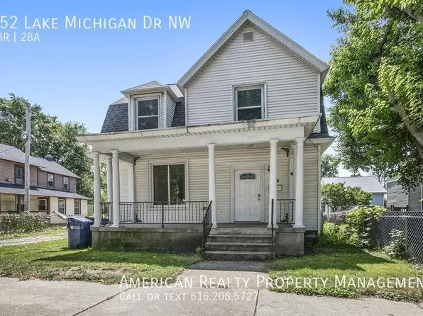 752 Lake Michigan Dr NW, Grand Rapids, MI 49504