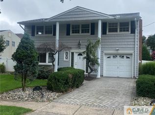 72 Timberlane Dr, Colonia, NJ