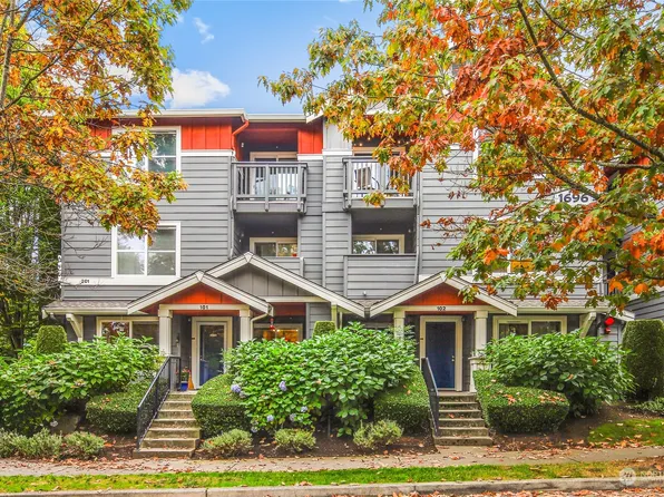 1696 25th Avenue NE #302, Issaquah, WA 98029
