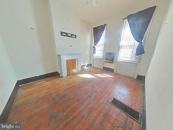 3rd image of 1708 N Lambert St