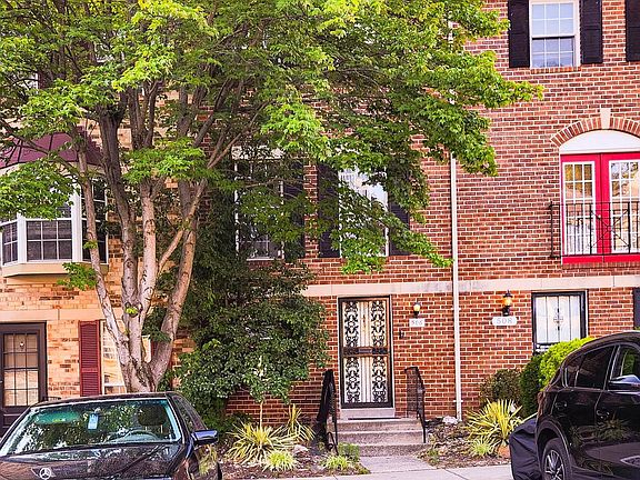 3rd image of 506 Pickwick Village Way