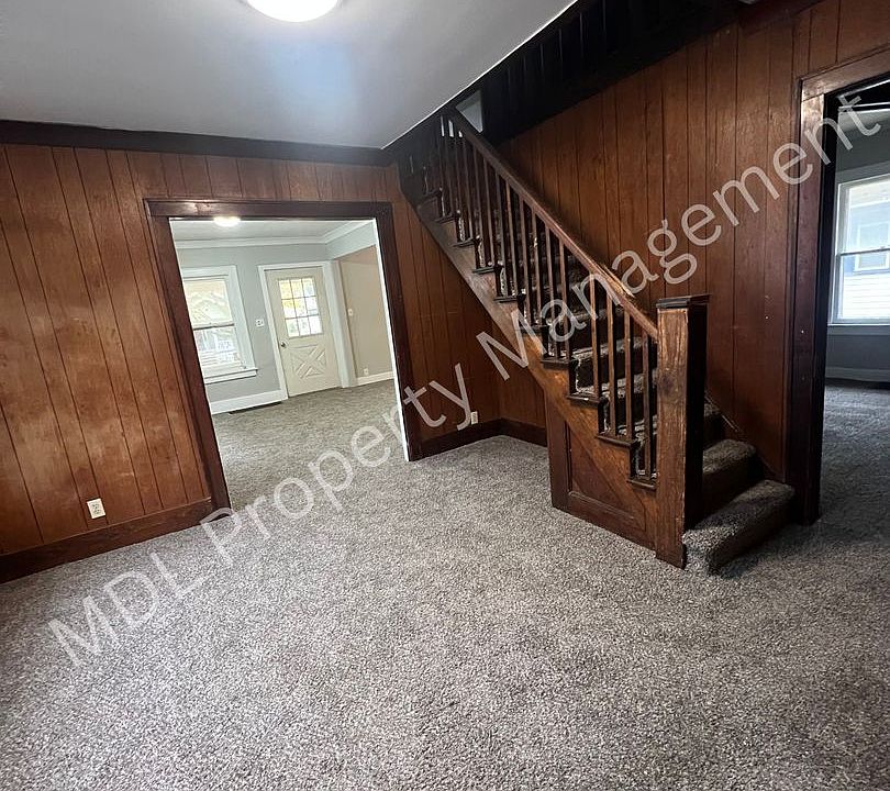 1st image of 1506 Barnard St