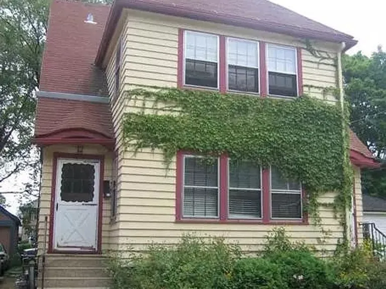 413-15 Paunack Pl — Photo 1