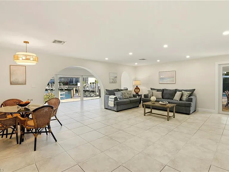 339 Landmark St — Photo 7