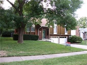 3rd image of 1012 Canterbury Ln