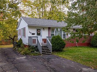 40 Hillcourt Dr, Fredericton, NB E3A 1S1