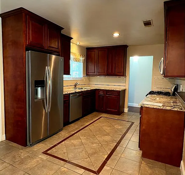2632 Story Ave — Photo 6