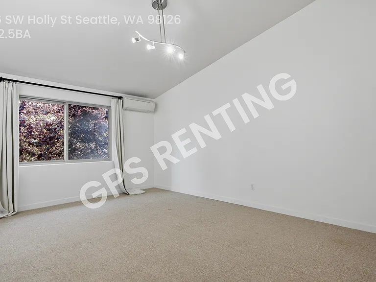 3406 SW Holly St — Photo 3