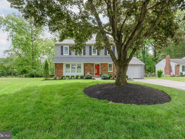 215 Elton Cir, West Chester, PA 19382